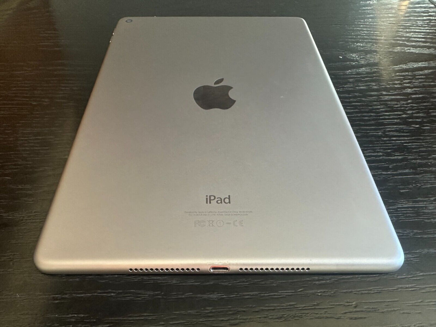 Apple iPad Air 2 9.7", 64GB, WiFi -  Excellent Condition