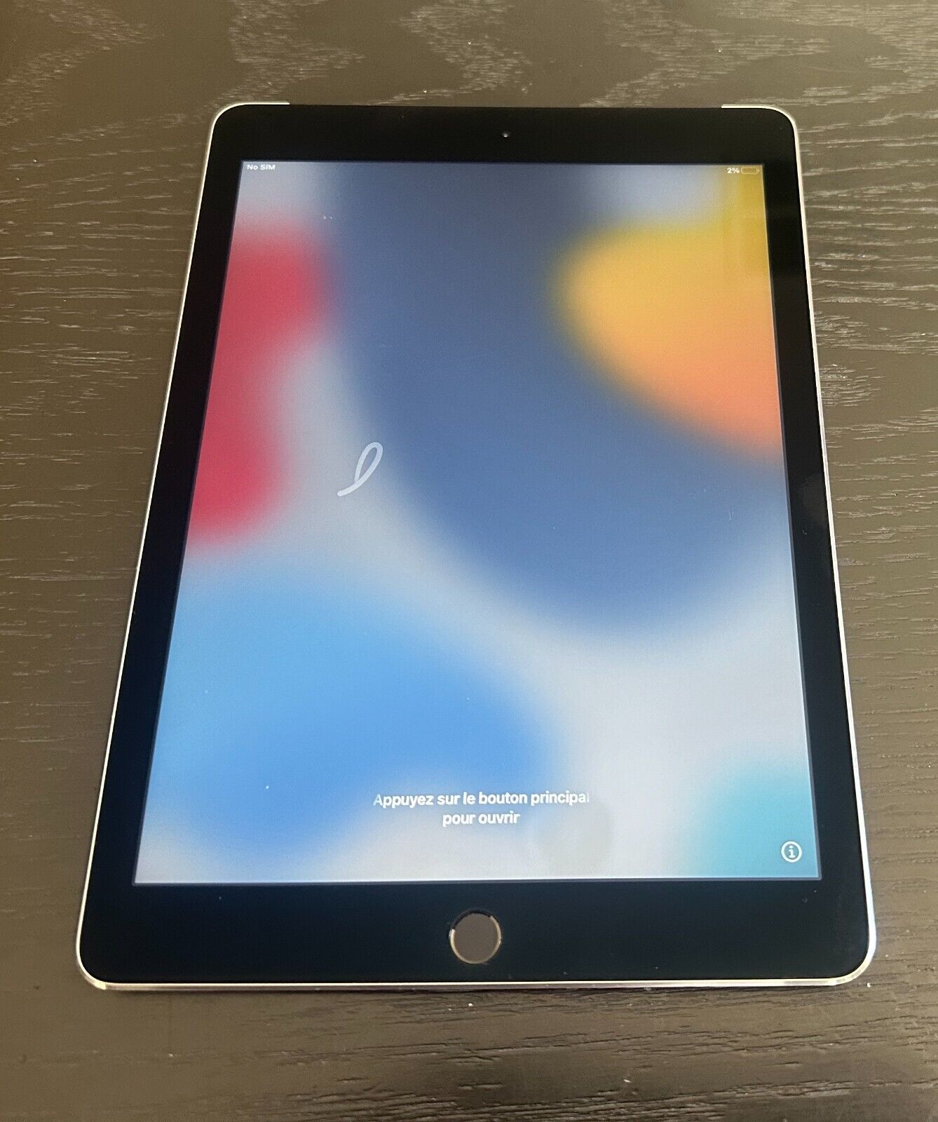 Apple iPad Air 2 9.7", 16GB, WiFi + Cellular (UNLOCKED)  Excellent Condition