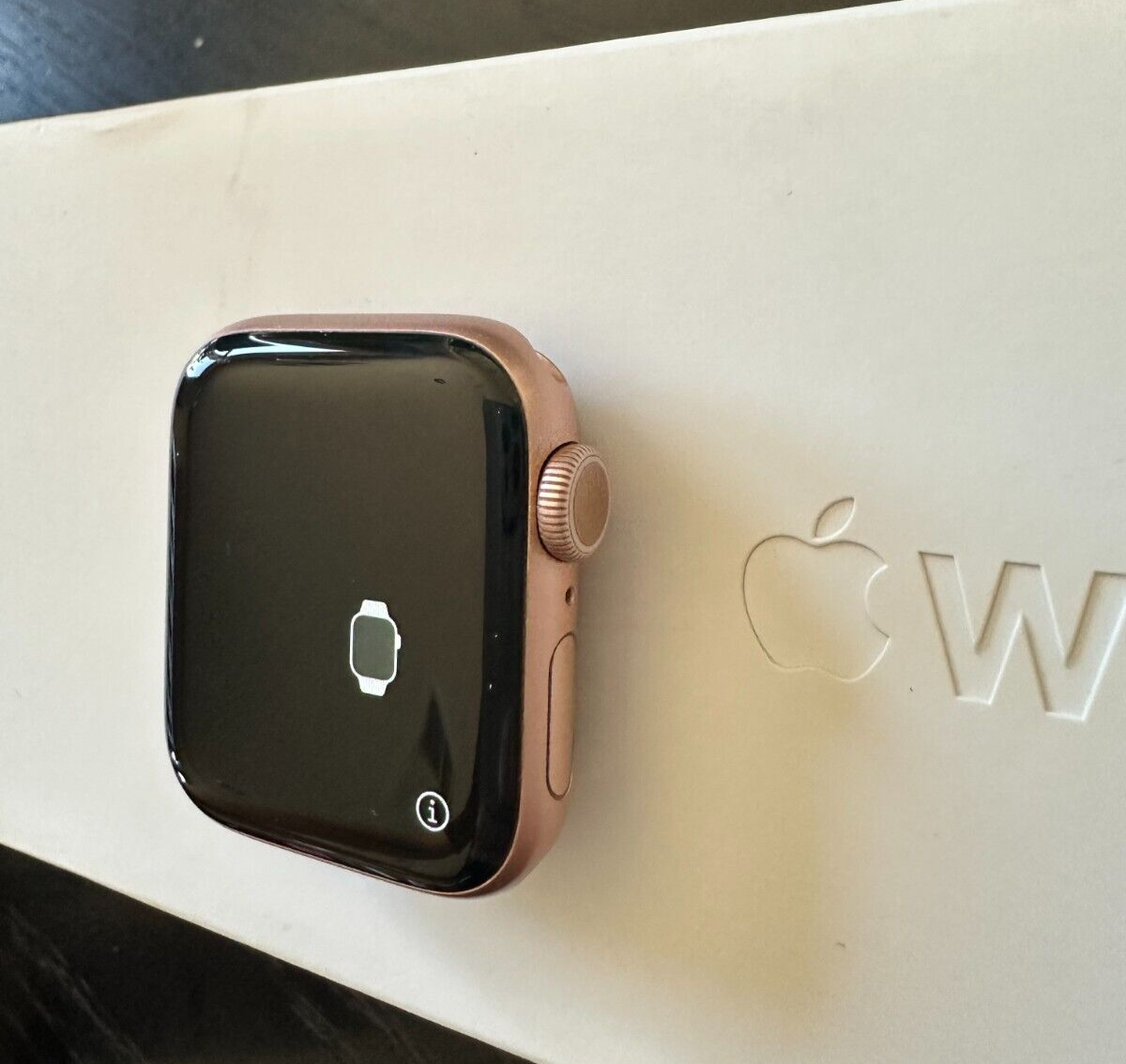 Apple Watch Series 5 (GPS , 40mm) - Rose Gold in original box